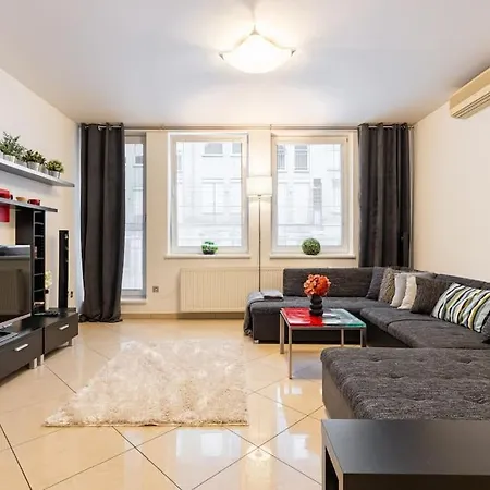 Slovakia Bratislava's Regal Hideaway Apartman Pozsony