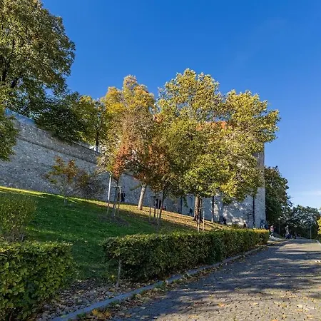 Apartment Slovakia Bratislava's Regal Hideaway *